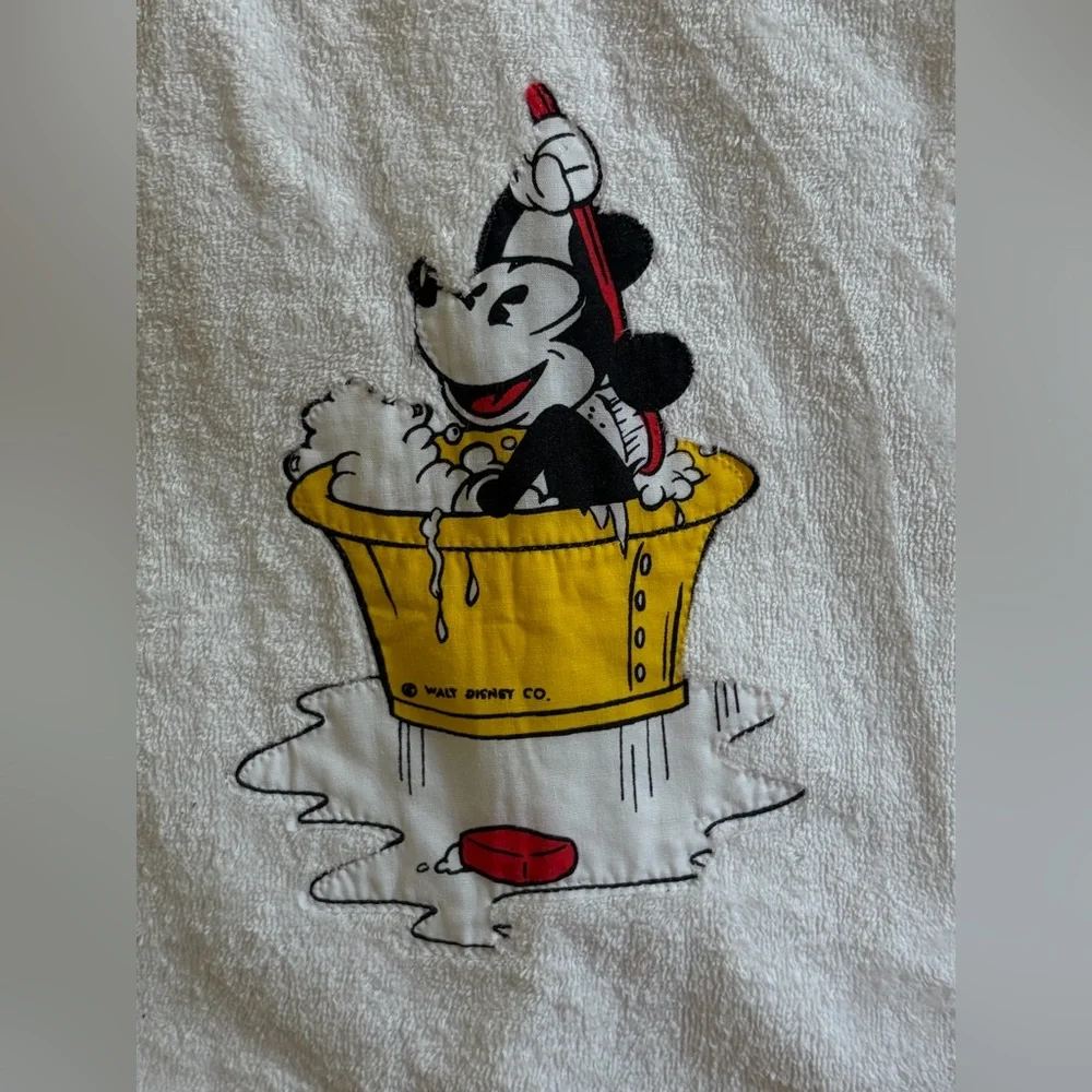 Vintage Walt Disney USA Mickey Mouse Bathtub Time Hand Towel Bathroom Decor